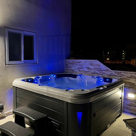 Poseidon Court Penthouse Superior Apartamento St. Paul's Bay Exterior foto