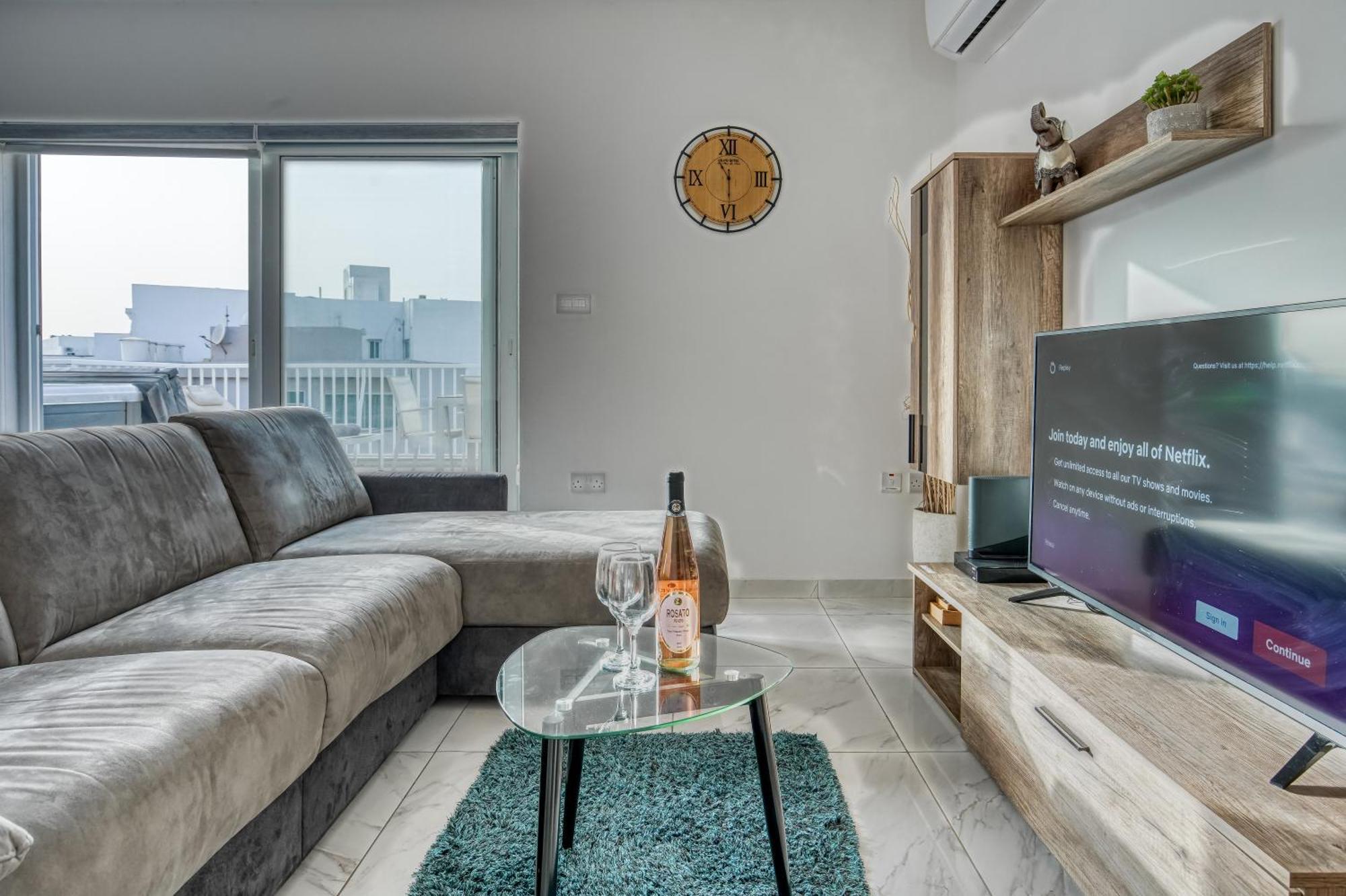 Poseidon Court Penthouse Superior Apartamento St. Paul's Bay Exterior foto