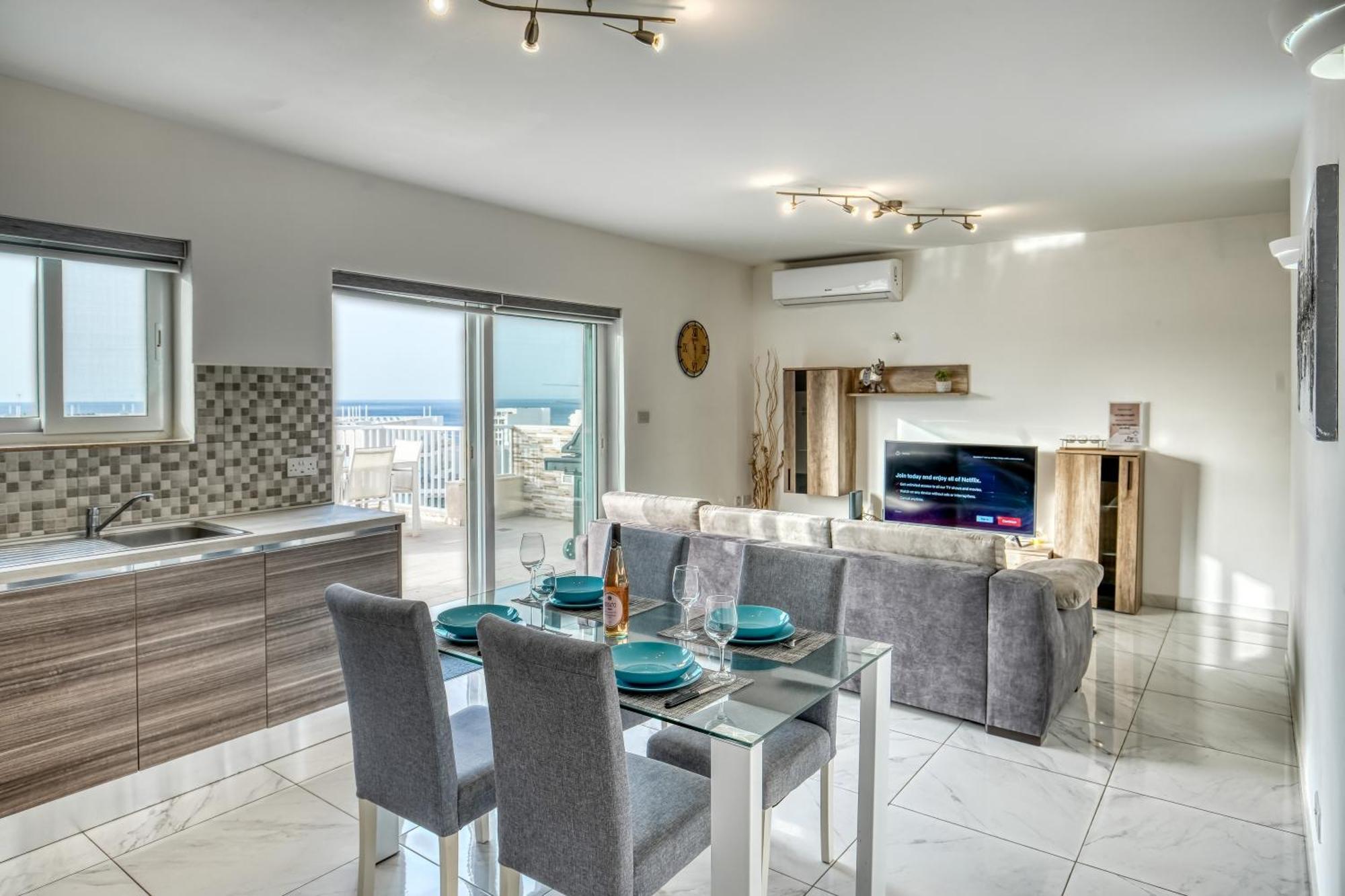 Poseidon Court Penthouse Superior Apartamento St. Paul's Bay Exterior foto