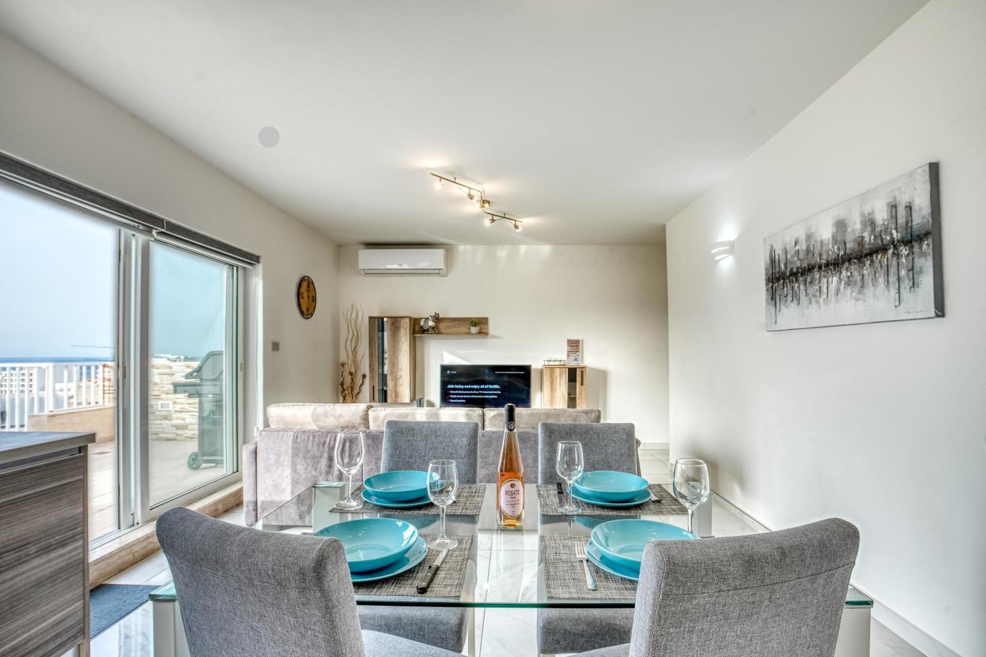 Poseidon Court Penthouse Superior Apartamento St. Paul's Bay Exterior foto