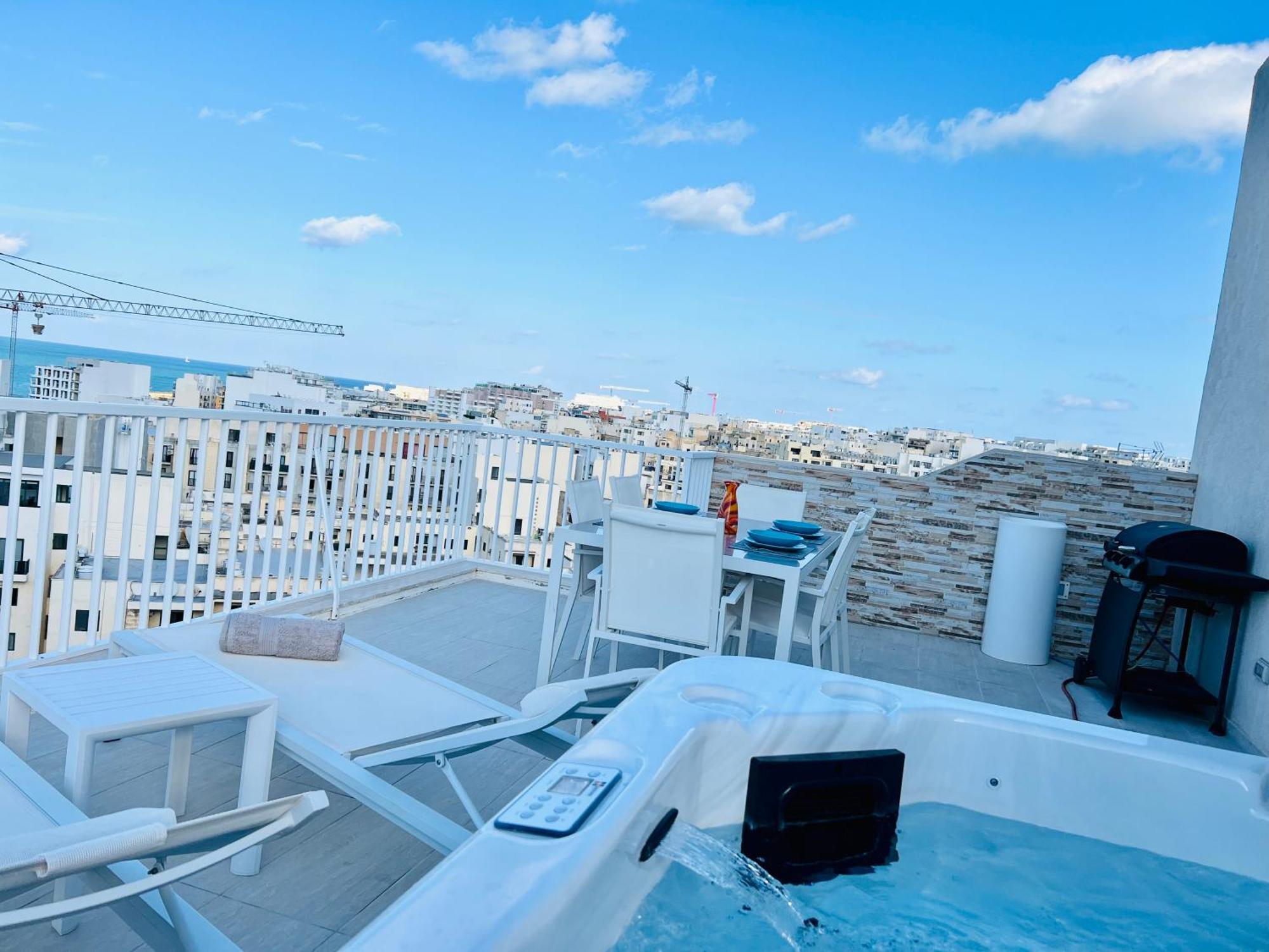 Poseidon Court Penthouse Superior Apartamento St. Paul's Bay Exterior foto